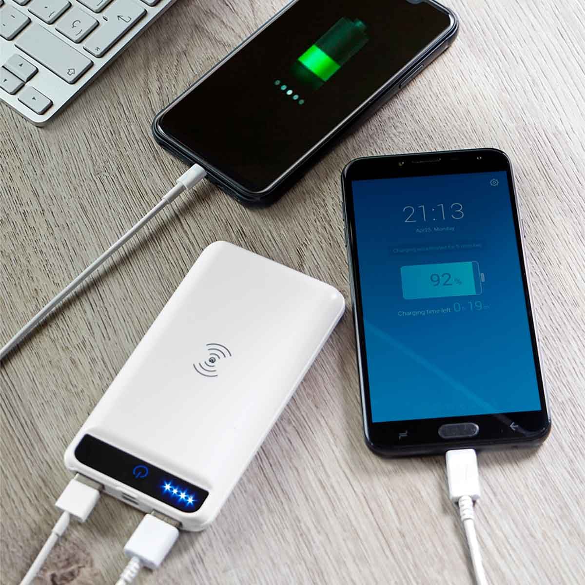 POWER BANK PLÁSTICO LED 8000MAH DADNIC